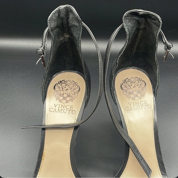 Vince Camuto Black Heels Sleek Design - Picture 2 of 8